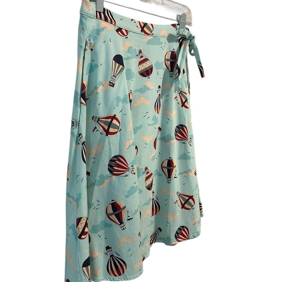 Royal Monk Feels Like Soaring Wrap Skirt in Blue Hot Air Ballon Size Small - Picture 5 of 10